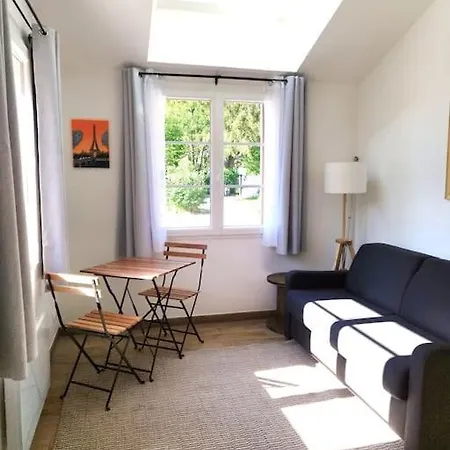 Peaceful In Apartmán Coye-la-Forêt